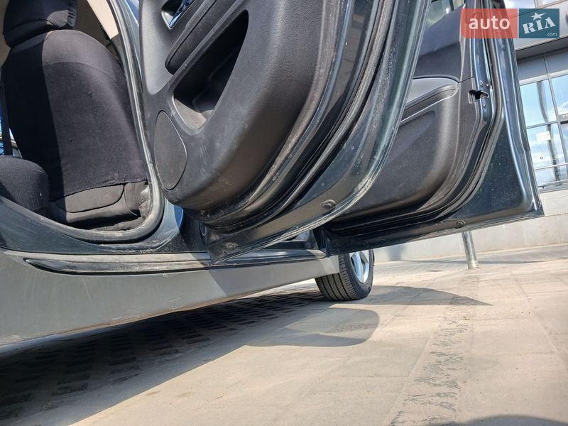 Хэтчбек Chevrolet Volt 2012 в Житомире