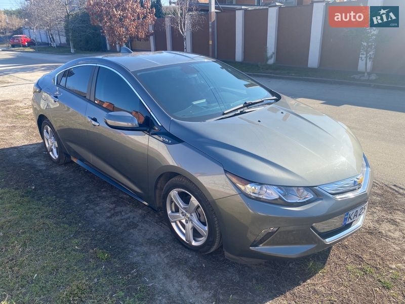 Хэтчбек Chevrolet Volt 2016 в Киеве