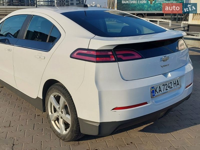Хетчбек Chevrolet Volt 2015 в Києві