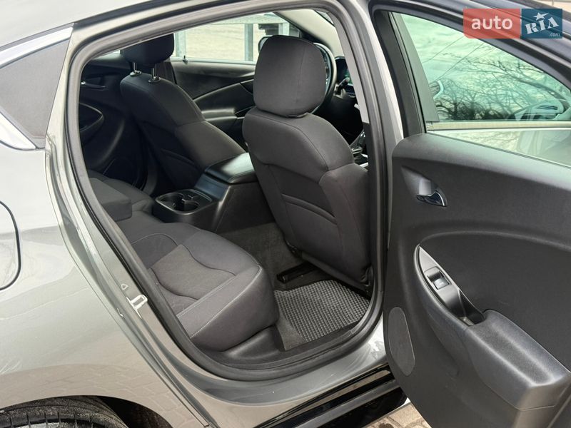 Хэтчбек Chevrolet Volt 2016 в Днепре