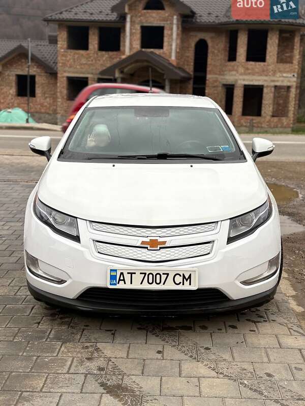 Хэтчбек Chevrolet Volt 2014 в Косове