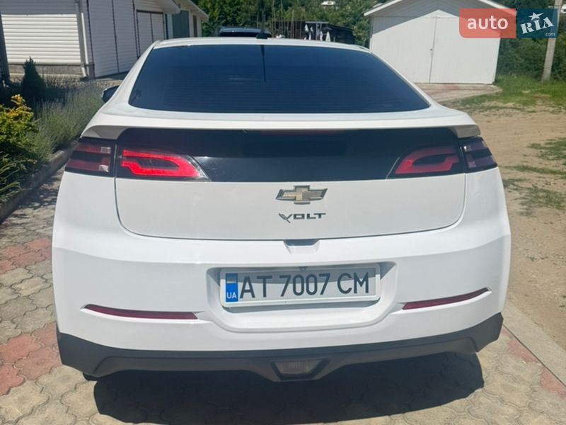 Хэтчбек Chevrolet Volt 2014 в Косове