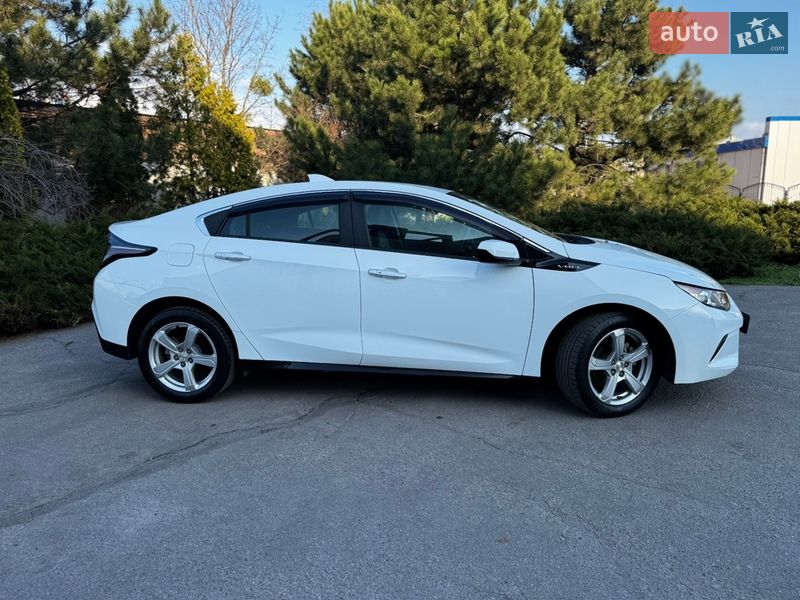 Хэтчбек Chevrolet Volt 2017 в Полтаве
