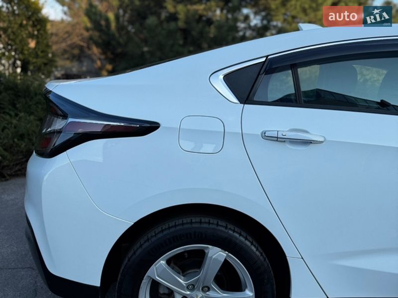 Хэтчбек Chevrolet Volt 2017 в Полтаве