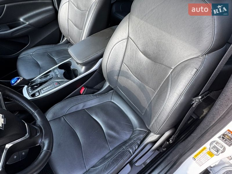 Хэтчбек Chevrolet Volt 2017 в Полтаве