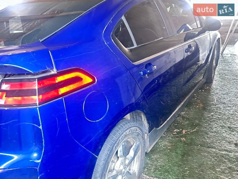 Хэтчбек Chevrolet Volt 2012 в Чутове
