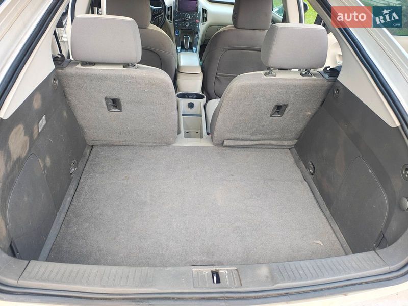 Хэтчбек Chevrolet Volt 2012 в Киеве