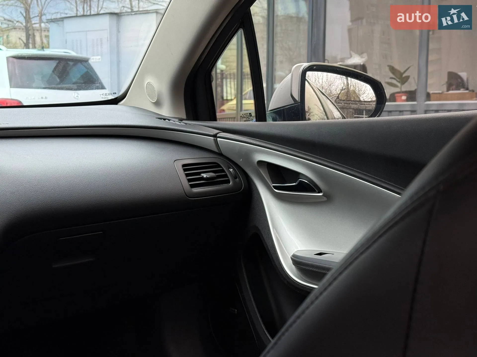 2011 Chevrolet Volt - мініатюра 14
