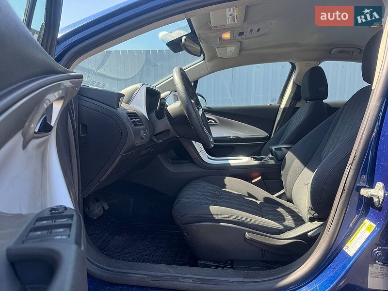 Хэтчбек Chevrolet Volt 2012 в Киеве