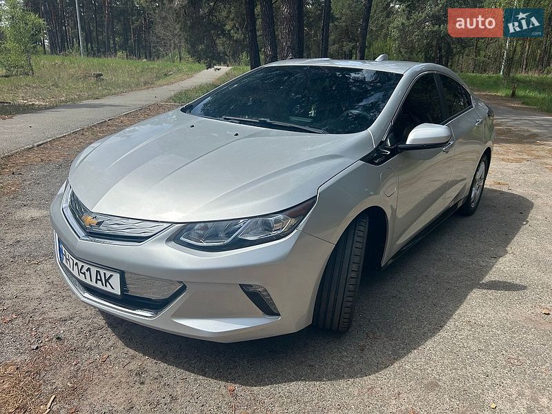 Хэтчбек Chevrolet Volt 2018 в Киеве
