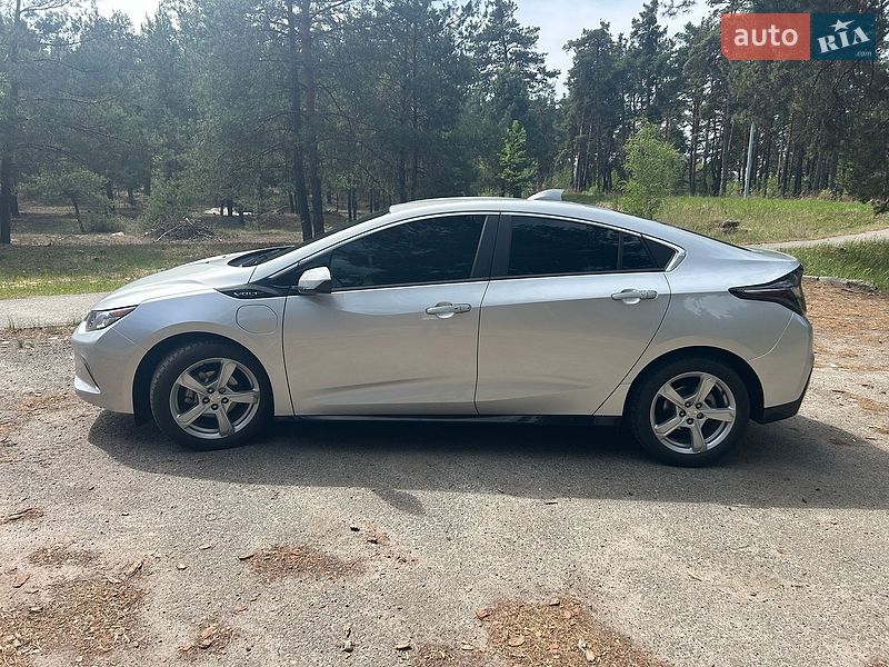 Хэтчбек Chevrolet Volt 2018 в Киеве