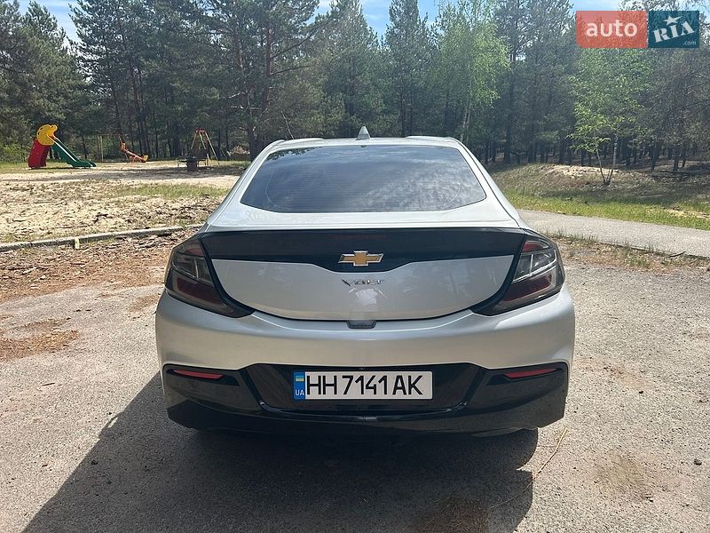 Хэтчбек Chevrolet Volt 2018 в Киеве