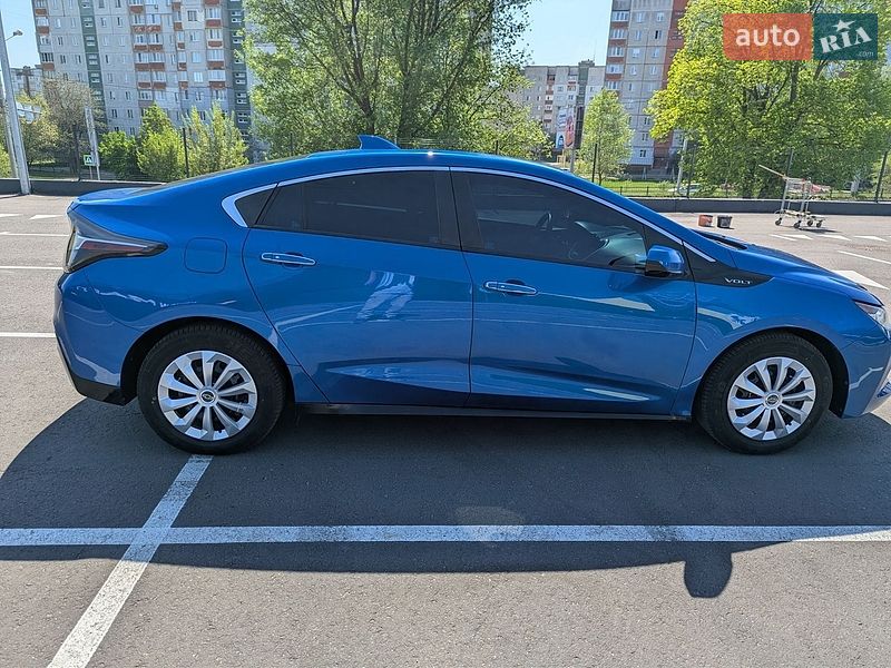 Хэтчбек Chevrolet Volt 2016 в Чернигове