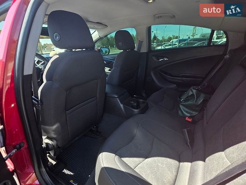 Хэтчбек Chevrolet Volt 2018 в Днепре