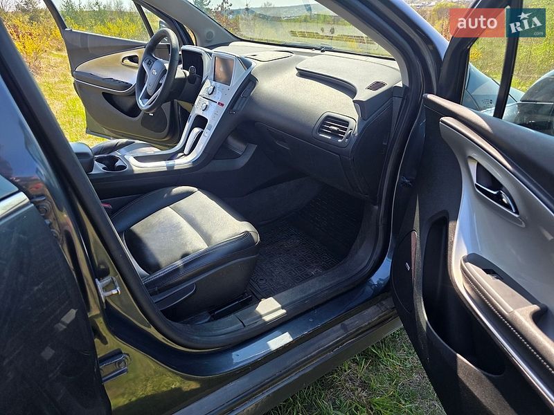 Хэтчбек Chevrolet Volt 2013 в Киеве