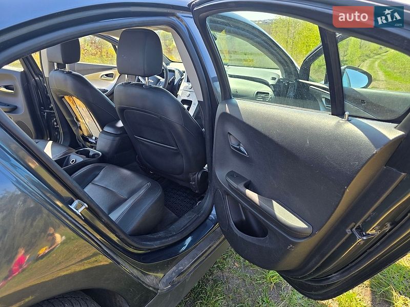 Хэтчбек Chevrolet Volt 2013 в Киеве