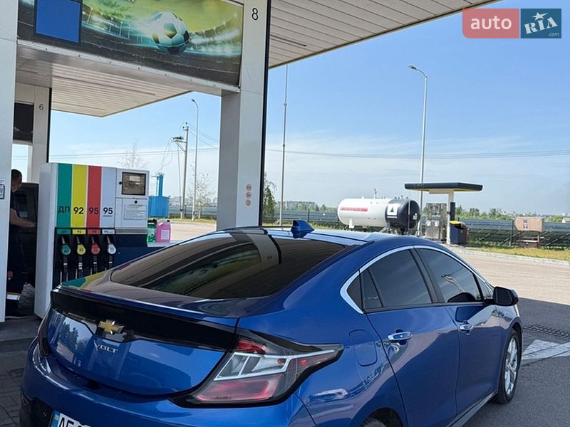 Хетчбек Chevrolet Volt 2016 в Дніпрі