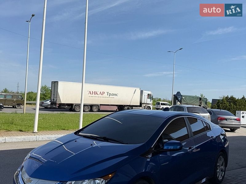 Хетчбек Chevrolet Volt 2016 в Дніпрі