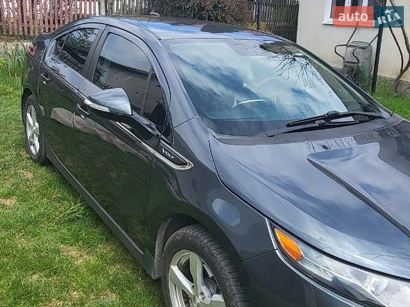 Хэтчбек Chevrolet Volt 2012 в Монастыриске