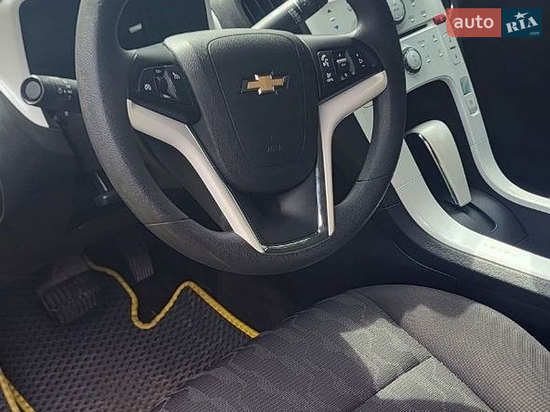 Хэтчбек Chevrolet Volt 2012 в Монастыриске