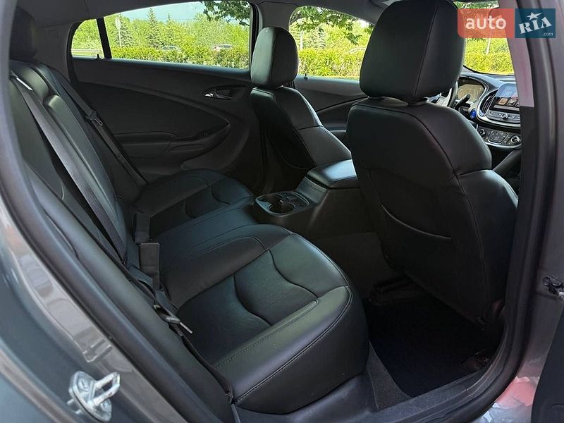 Хэтчбек Chevrolet Volt 2016 в Киеве