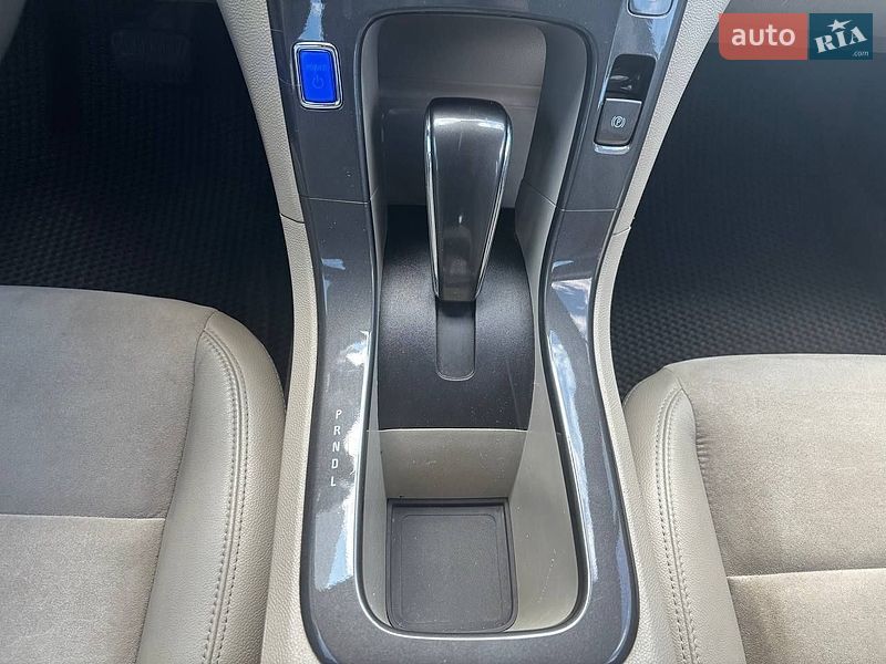 Хэтчбек Chevrolet Volt 2012 в Киеве