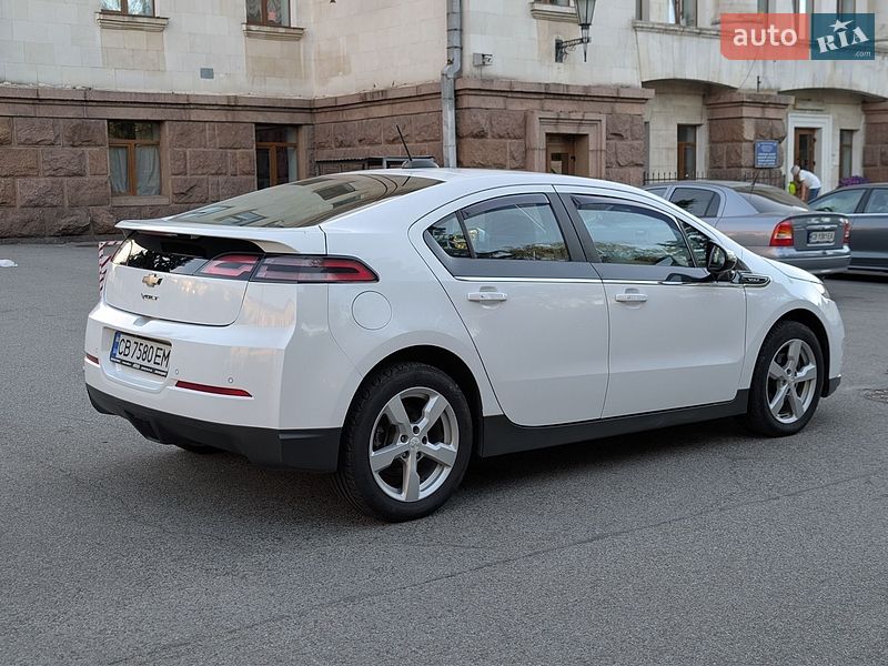 Хэтчбек Chevrolet Volt 2014 в Чернигове