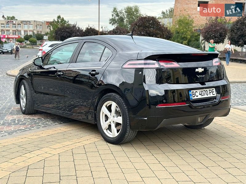 Хэтчбек Chevrolet Volt 2011 в Золочеве