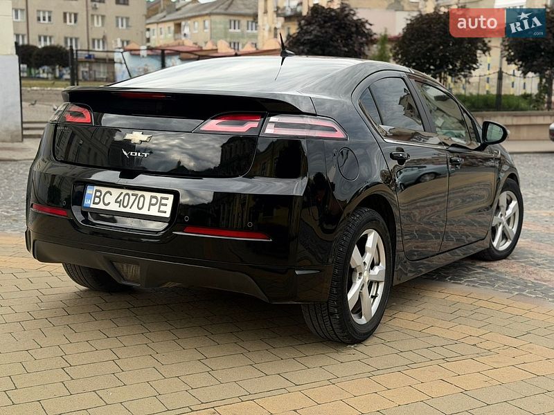 Хэтчбек Chevrolet Volt 2011 в Золочеве