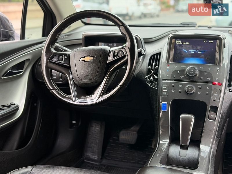 Хэтчбек Chevrolet Volt 2011 в Золочеве