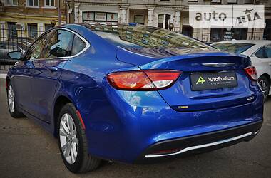 Седан Chrysler 200 2015 в Киеве