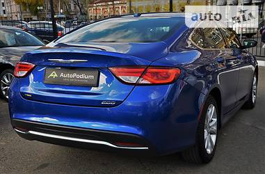 Седан Chrysler 200 2015 в Киеве