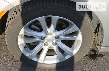 Седан Chrysler 200 2015 в 