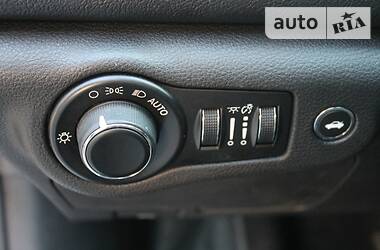 Седан Chrysler 200 2015 в 