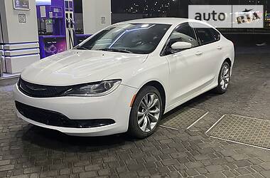 Седан Chrysler 200 2015 в 