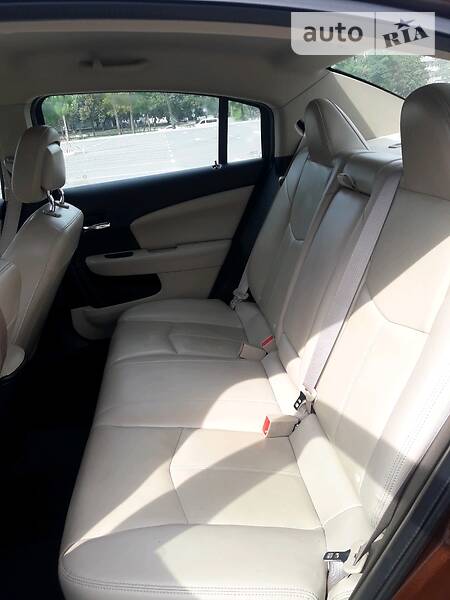 Седан Chrysler 200 2013 в Києві