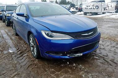 Седан Chrysler 200 2015 в Львове