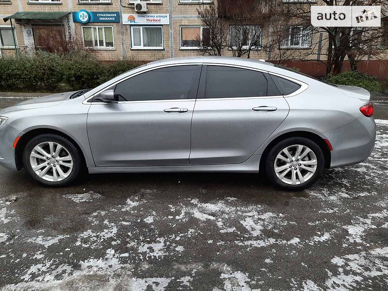 Седан Chrysler 200 2015 в Києві