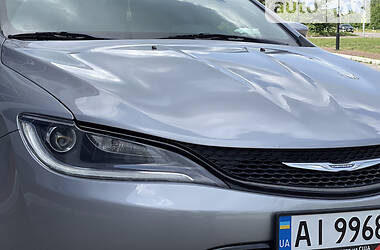 Седан Chrysler 200 2015 в Киеве