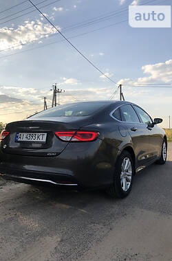 Седан Chrysler 200 2015 в Киеве