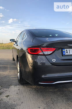 Седан Chrysler 200 2015 в Киеве