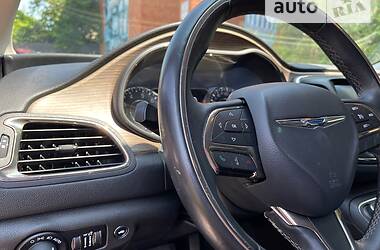 Седан Chrysler 200 2015 в 