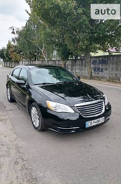 Седан Chrysler 200 2013 в 