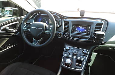 Седан Chrysler 200 2014 в Ровно