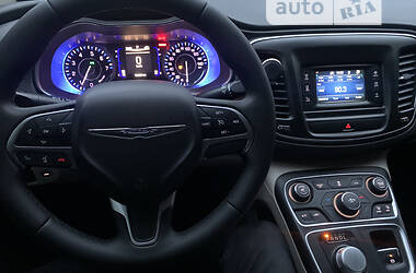 Седан Chrysler 200 2015 в Сумах