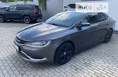 Седан Chrysler 200 2015 в Виннице