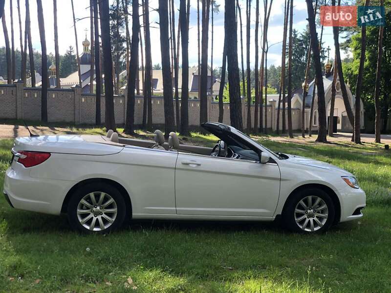Кабриолет Chrysler 200 2012 в Житомире