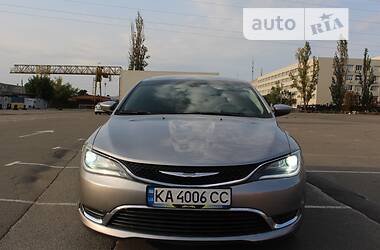 Седан Chrysler 200 2016 в Києві