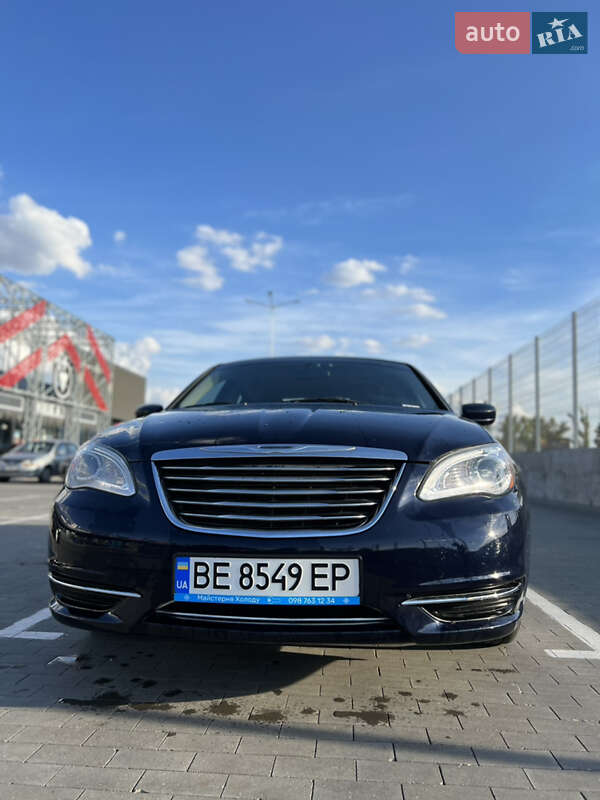 Седан Chrysler 200 2013 в Первомайске