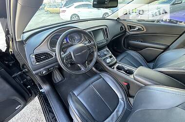 Седан Chrysler 200 2015 в 